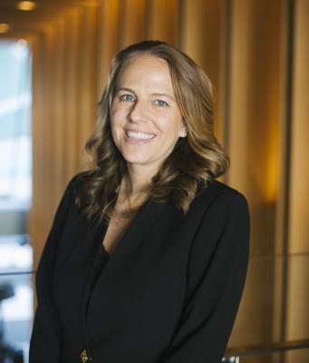 Laura Headshot OCt 2025